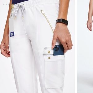 Jaanuu Women's Essential Gold Zip Jogger NWT